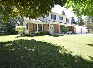 3485 Field Crest Ct, Beloit, WI 53511