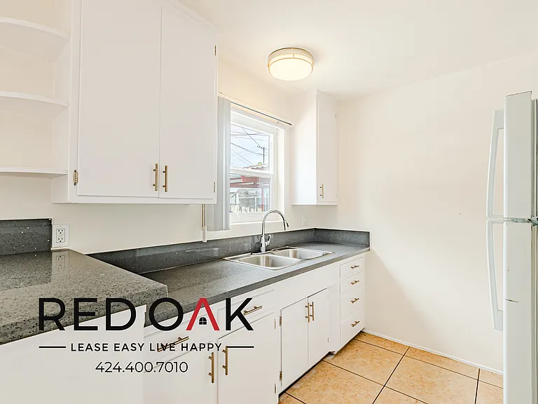 712 N Ardmore Ave #4 — Photo 8