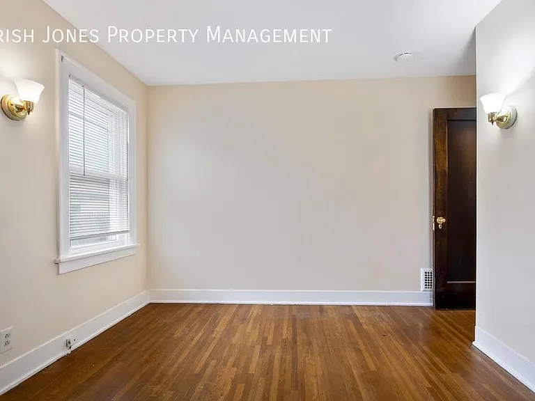 20 Avery Ave #LOWER — Photo 14