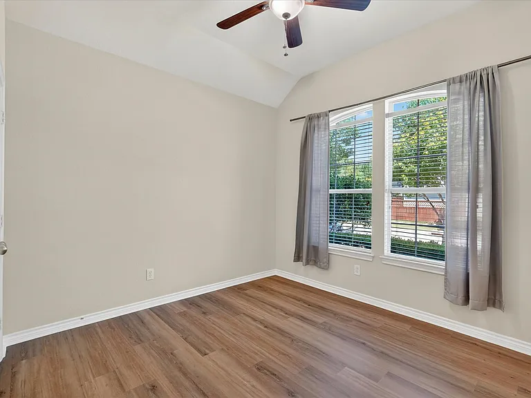 11823 Eden Ln — Photo 14
