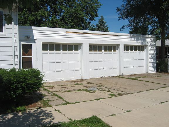 3 Car Garage