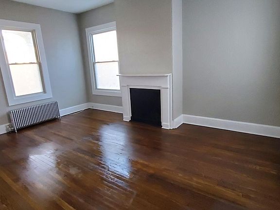 Living Room (1st Floor)