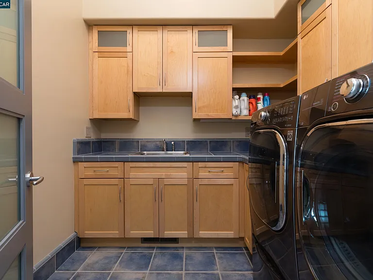 13367 Campus Dr — Photo 55