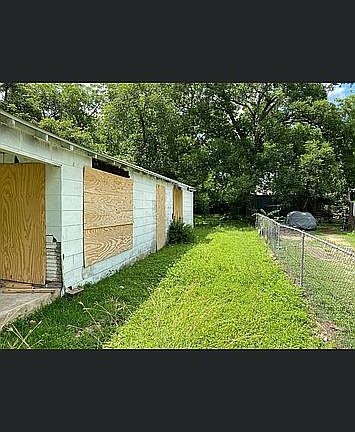 4th image of 411 W Humphreys St