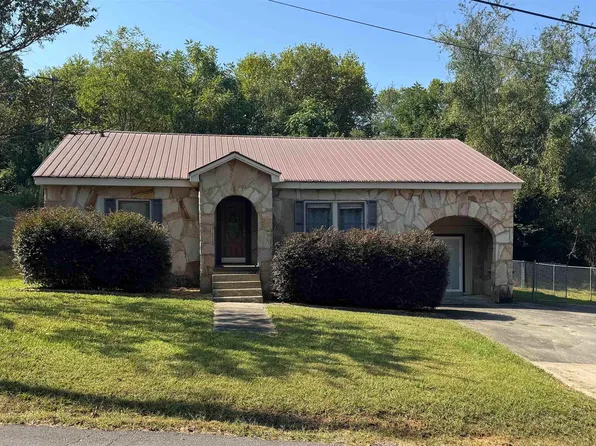 710 1st St E, Fort Payne, AL 35967