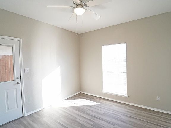 4th image of 112 Collett Ct