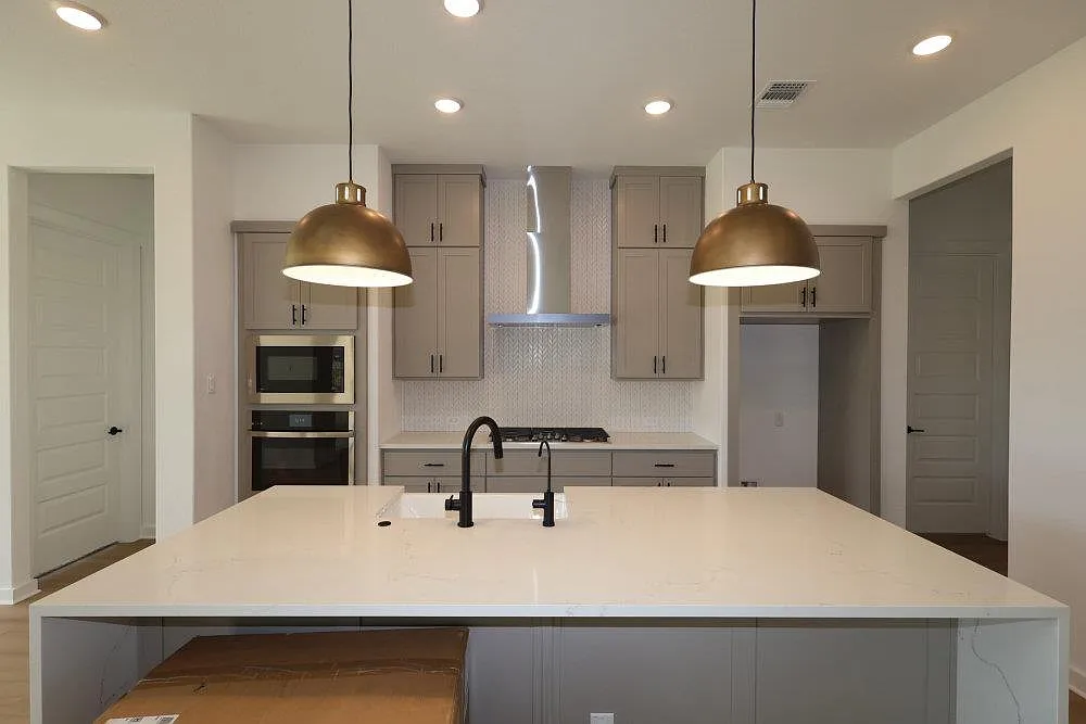 5 bed, 4.0 bath, 2950 sqft, $3,300 — Photo 4
