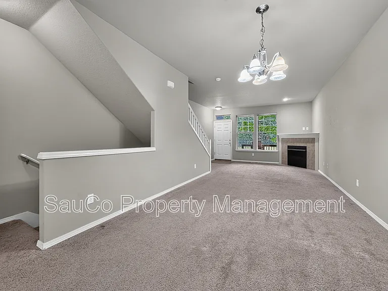 1419 NE Lockheart Ln #1 — Photo 5