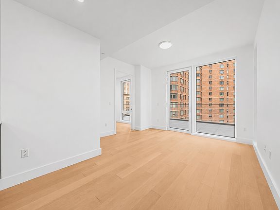 5th image of 250 W 49th St #3601