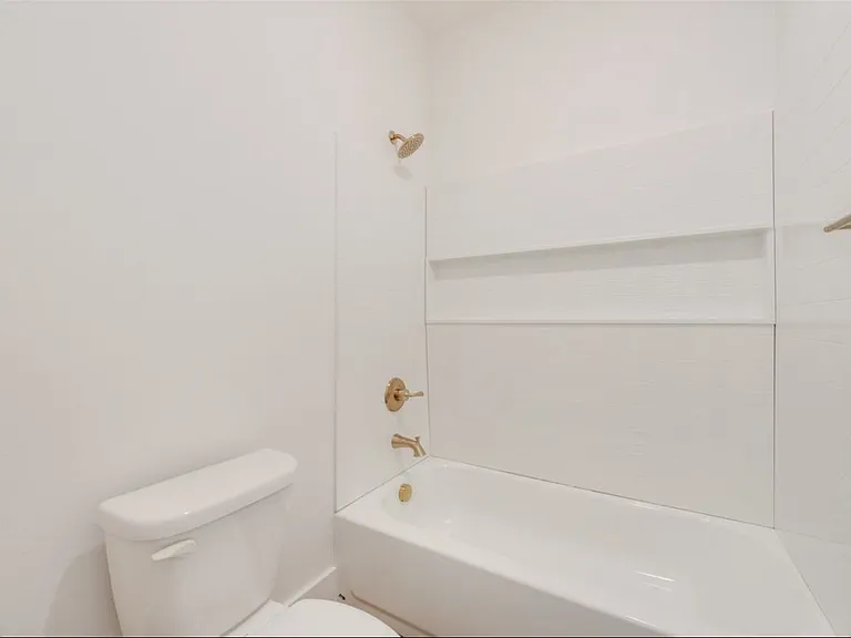 1805 Franklin Ave — Photo 11