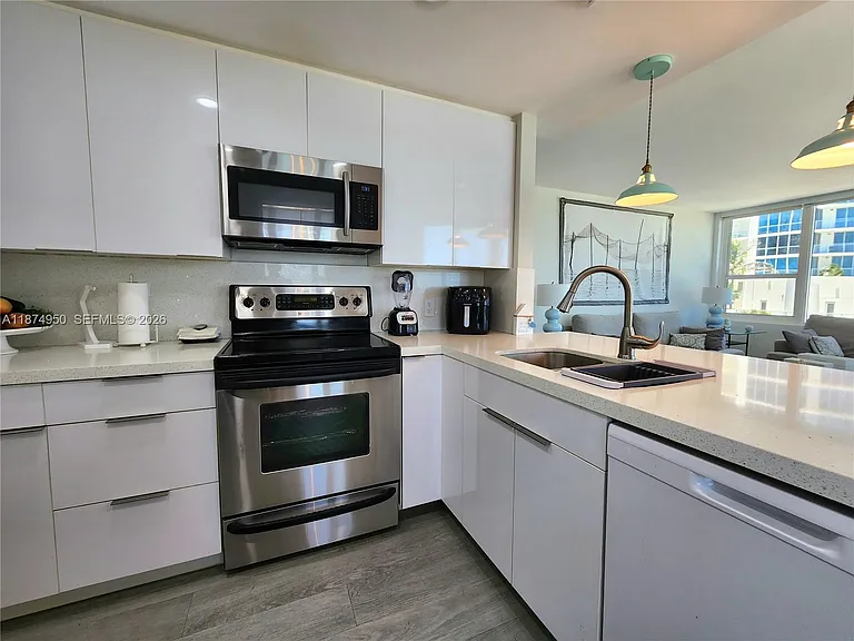 3505 S Ocean Dr #312 — Photo 8