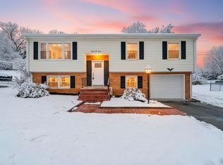 2540 McVitty Rd, Roanoke, VA 24018