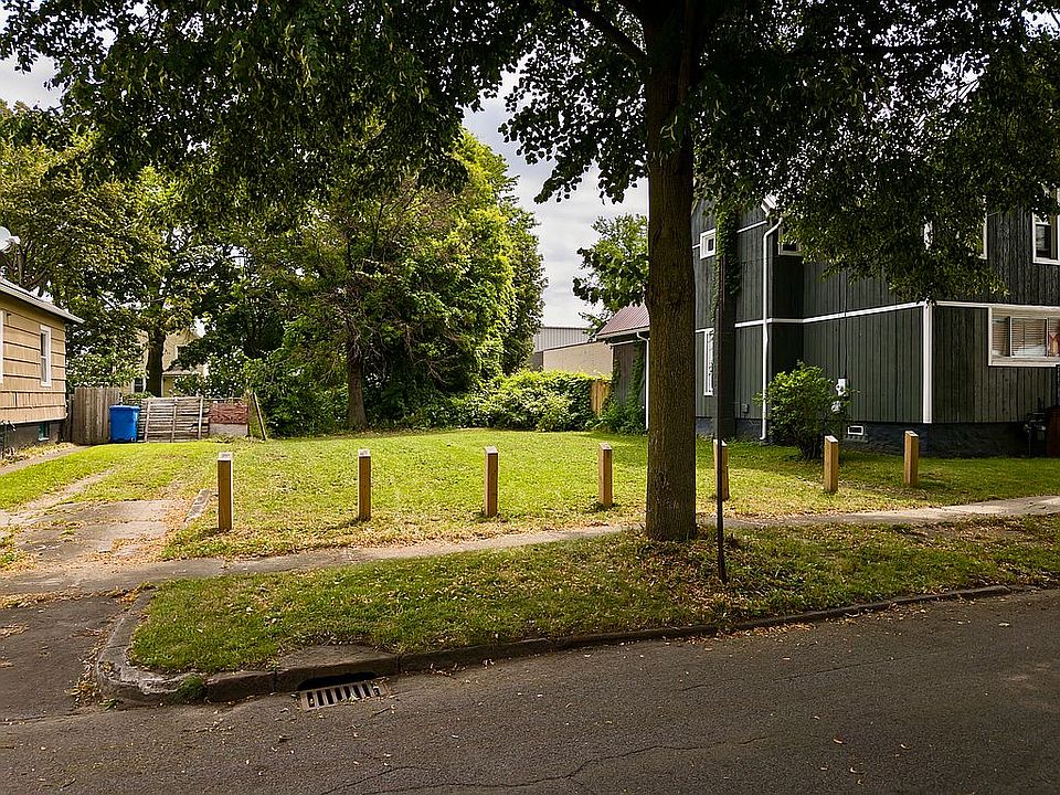 2nd image of 30 Crouch St