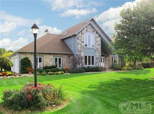 948 Bay Ridge Dr, Holland, MI 49424