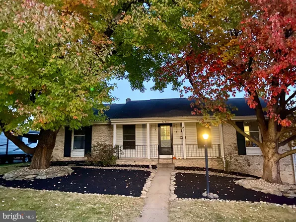 111 Watercress Ln, Elizabethtown, PA 17022