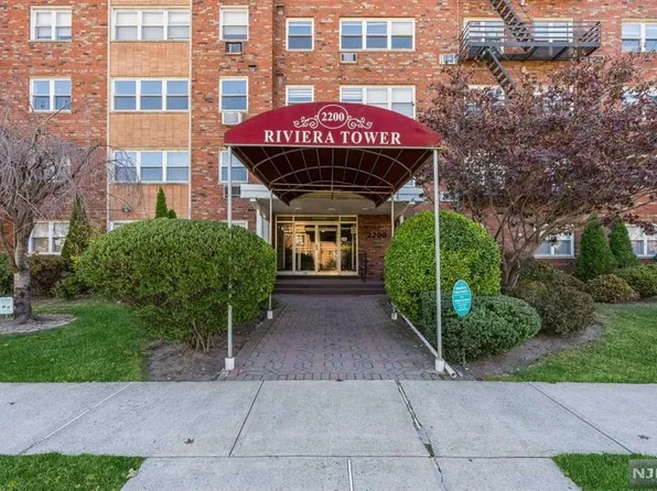 2200 Center Ave APT C5, Fort Lee, NJ 07024