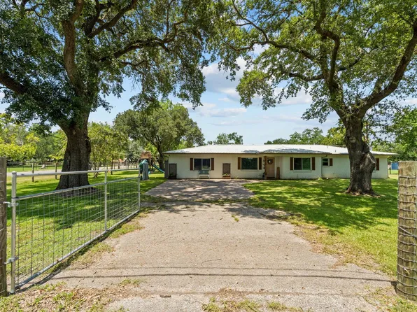 14914 Ash St, Santa Fe, TX 77517