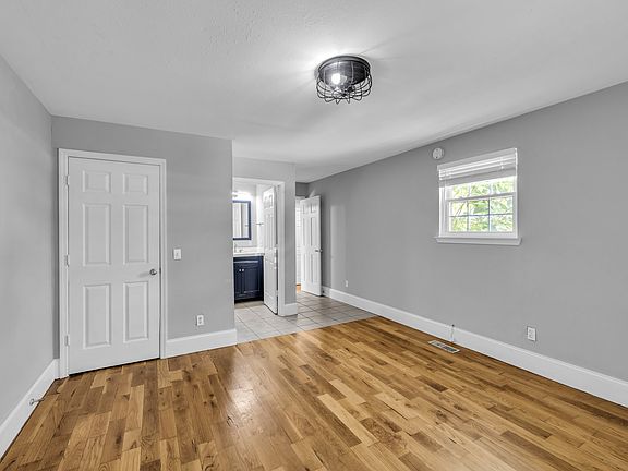 5th image of 2011 McCallie Ave APT B