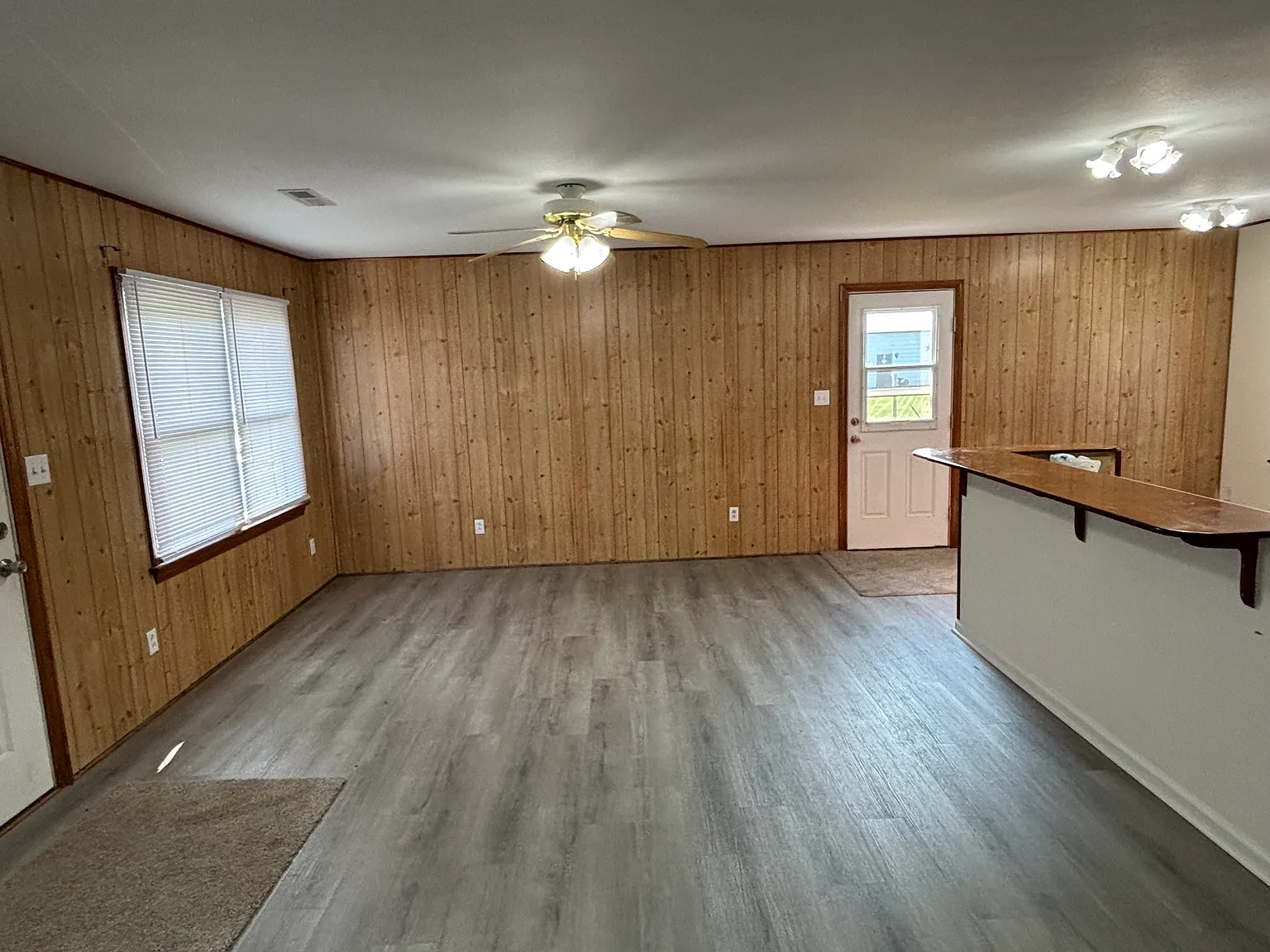 3 bed, 1225 sqft, $1,300 — Photo 3
