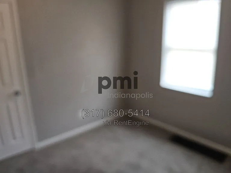 112 Adler St — Photo 9