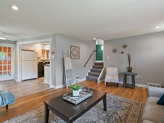 4th image of 845 Kerry Hill Dr