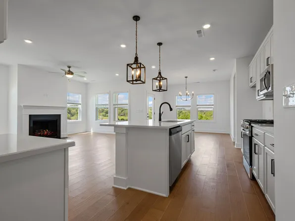 233 Sugar Maple Trl, Lenoir City, TN 37771