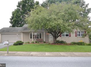 14 Heritage Rd, Akron, PA 17501