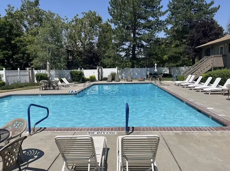 Community pool