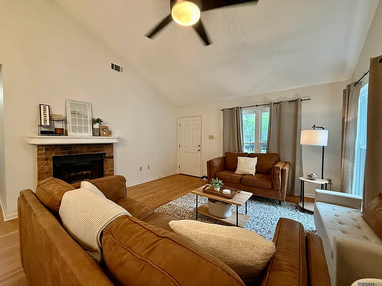 419 Bonarbridge Dr — Photo 2