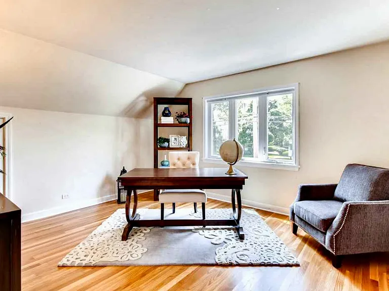 1058 Wilmette Ave — Photo 11