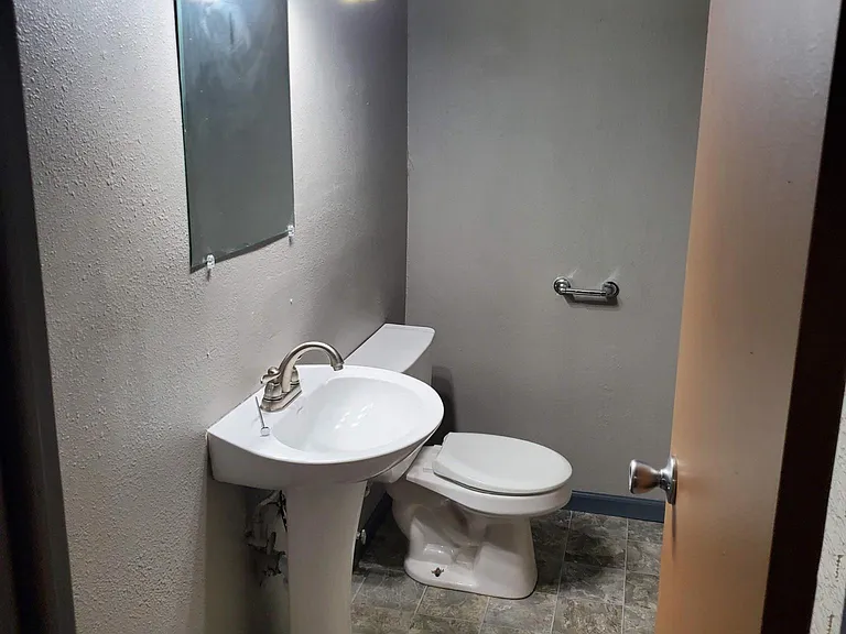 9060 Oakwood Dr — Photo 14