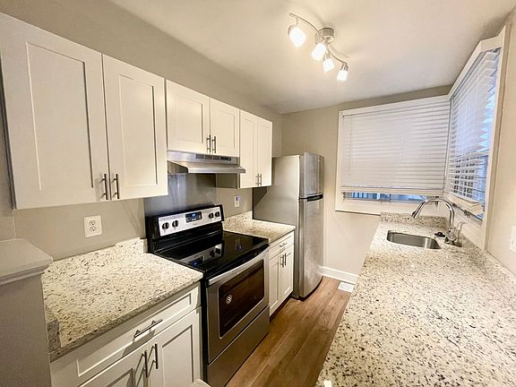 4th image of 500 W Franklin St #Fc-07