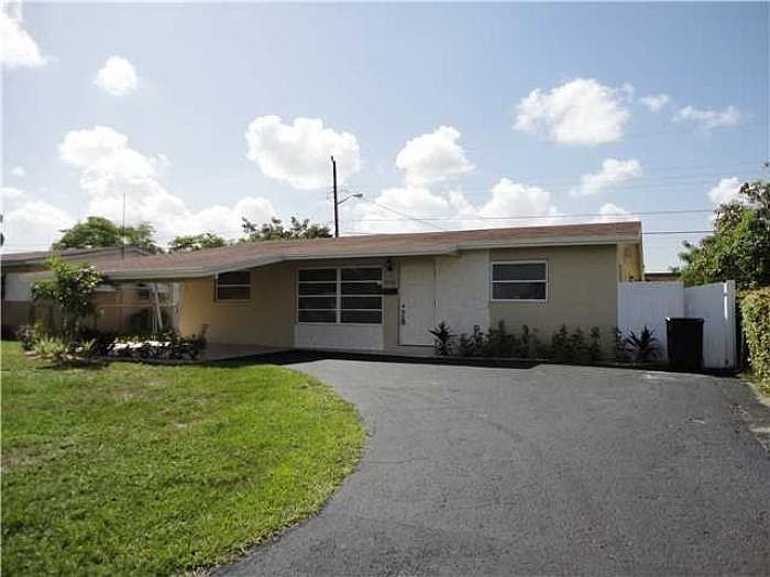 1st image of 3065 NW 20th St