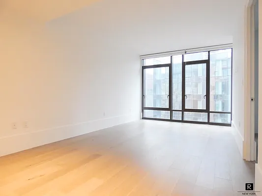 Rented by R New York | media 8
