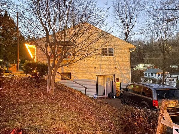 10 Hollow Dr