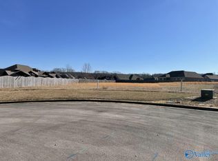 911 Arrowhead Cir, Trinity, AL 35673