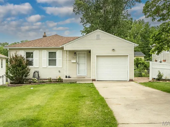 9305 Cloverhurst Dr, Saint Louis, MO 63123