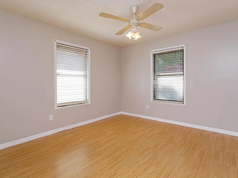 104 Rosemont Ct — Photo 24