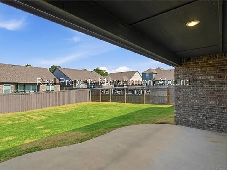 3706 S 13th Pl — Photo 39