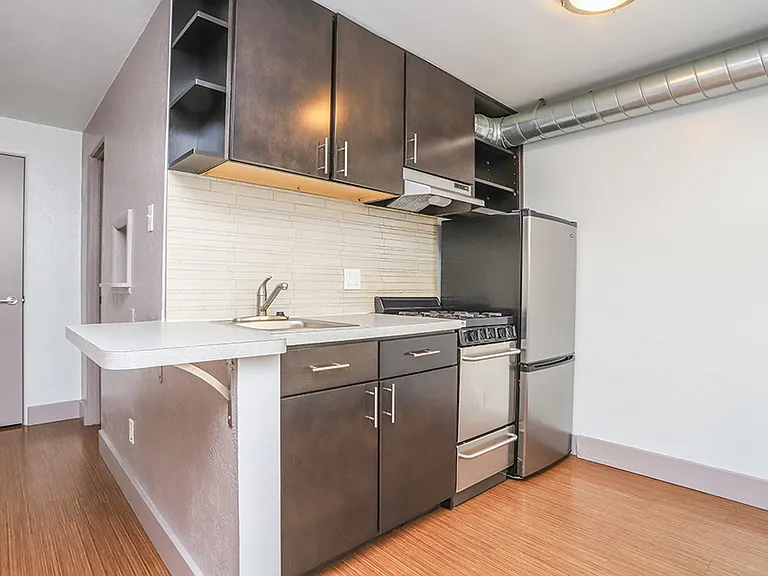Altair Apartments — Photo 26