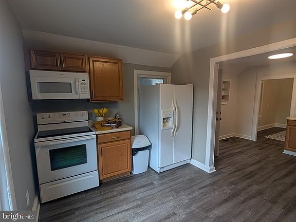 3rd image of 111 Resettlement Rd