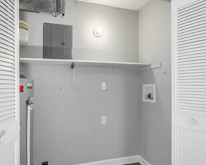 Charming Multifamily Living at 1407 Mana Lane — Photo 10