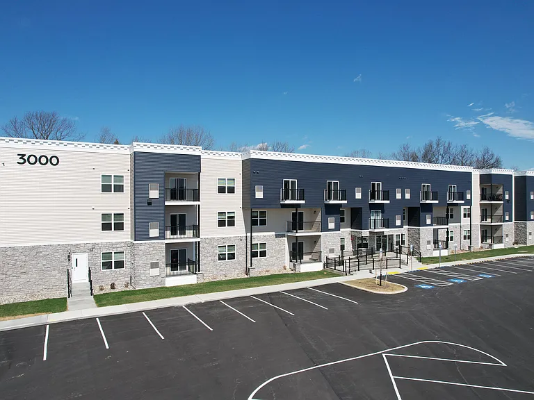 Commerce Park Apartments — Photo 10
