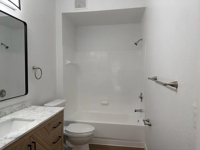 17101 Carrington Park Dr #415 — Photo 4