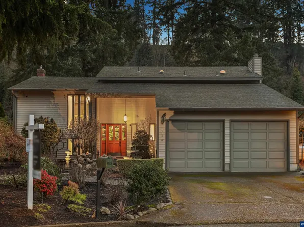 928 Barger St, Silverton, OR 97381