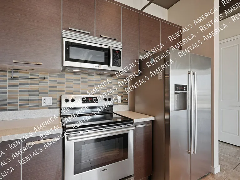 1 E Lexington Ave #905 — Photo 13