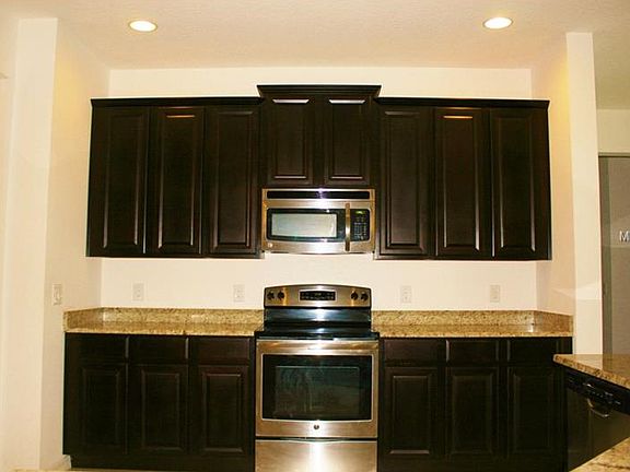 4th image of 9504 Royal Vista Ave