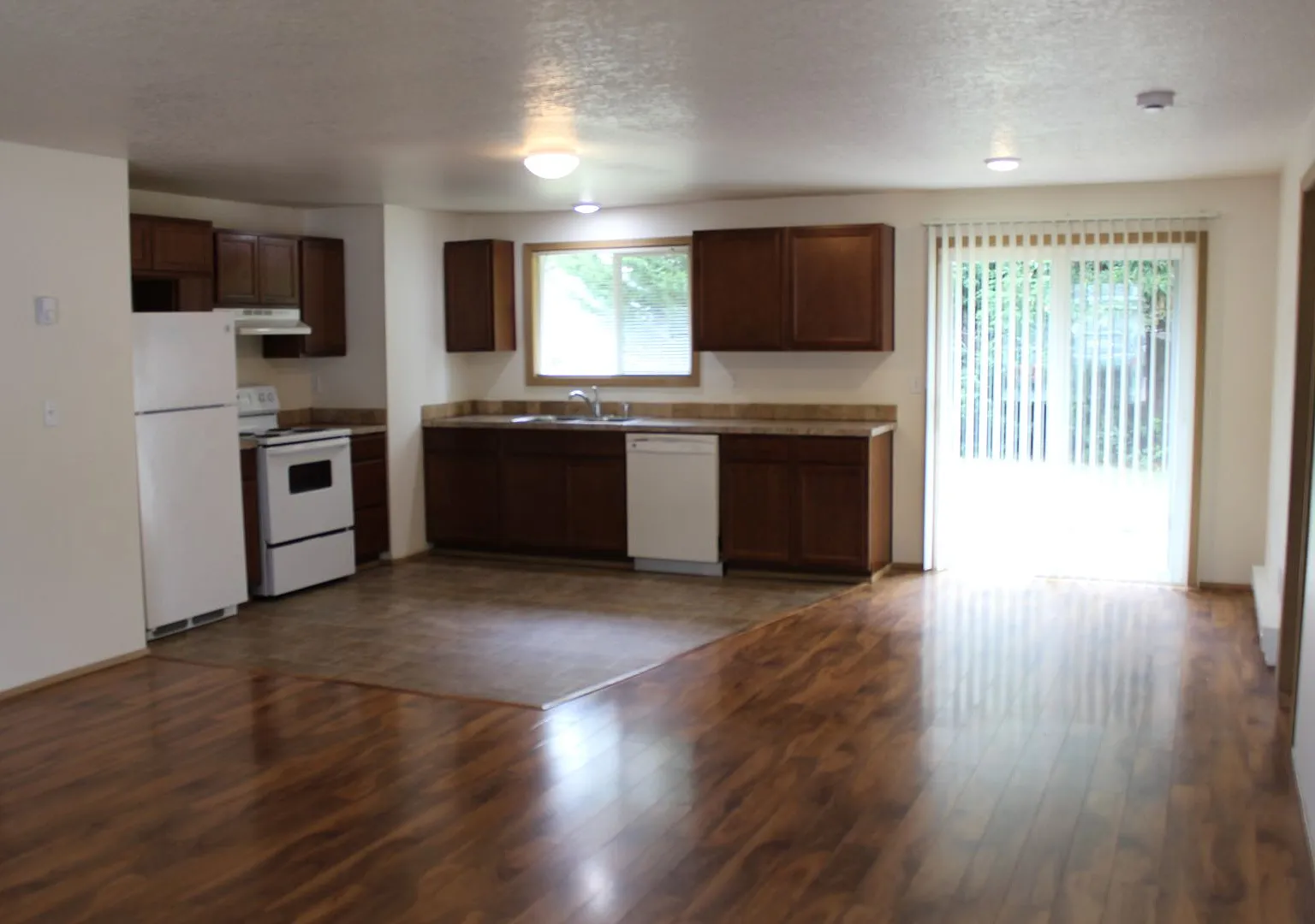 3 or 4 bedroom, 2 bath updated home in Hillsboro near Intel Jones Farm — Photo 3