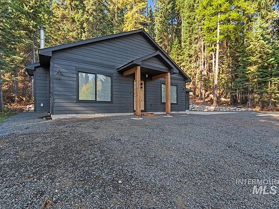 3rd image of 2521 W Mountain Rd