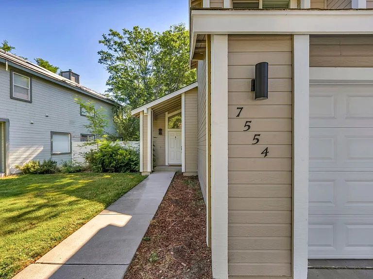 7554 Wheeldale Cir — Photo 38
